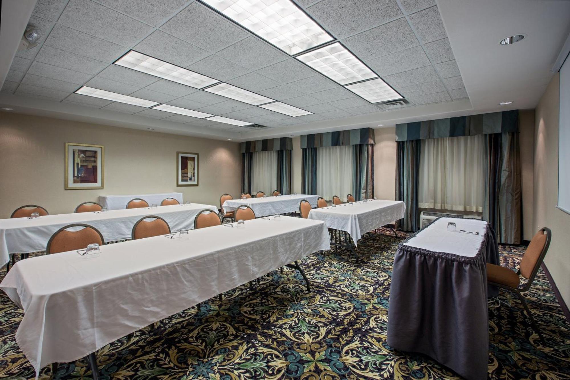 Staybridge Suites Rockford By Ihg Dış mekan fotoğraf