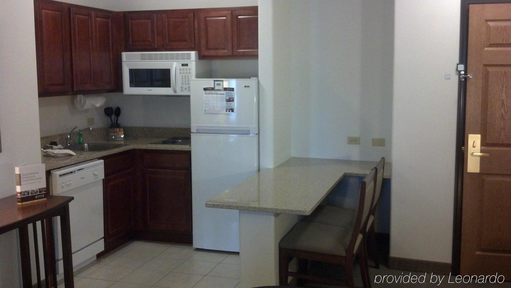 Staybridge Suites Rockford By Ihg Oda fotoğraf
