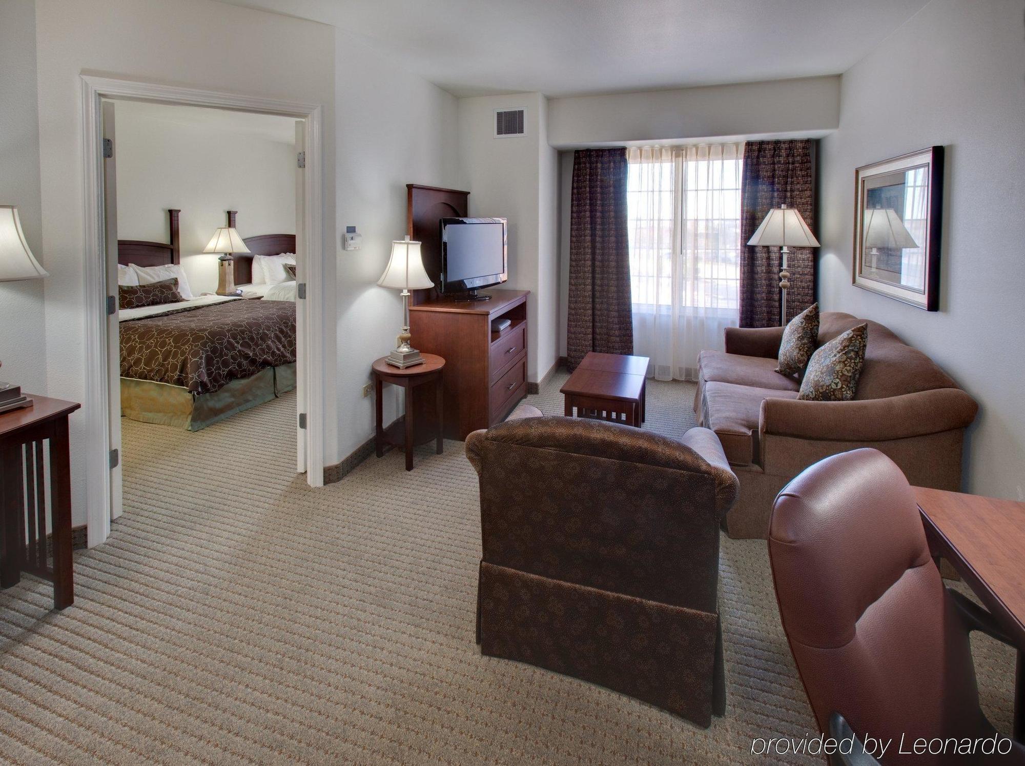 Staybridge Suites Rockford By Ihg Oda fotoğraf