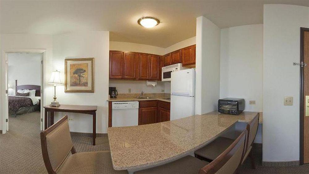 Staybridge Suites Rockford By Ihg Dış mekan fotoğraf